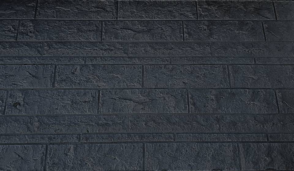 Charcoal Splitface — Urbanscapes retaining wall product