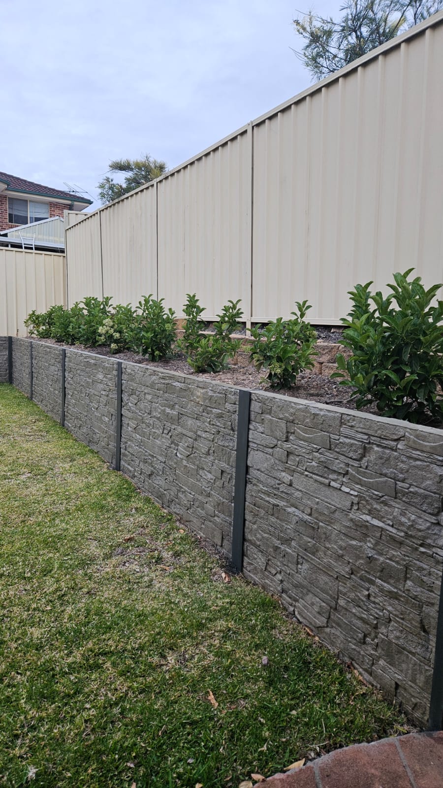 Lacquered panels with painted posts